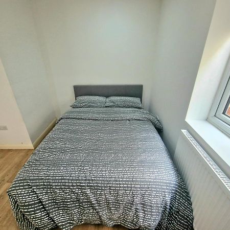 Mile End Budget Guesthouse Лондон Екстер'єр фото