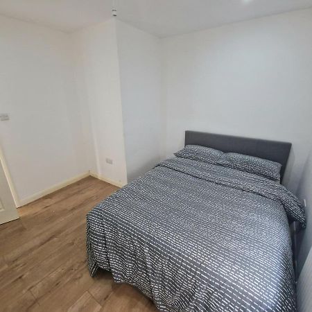 Mile End Budget Guesthouse Лондон Екстер'єр фото
