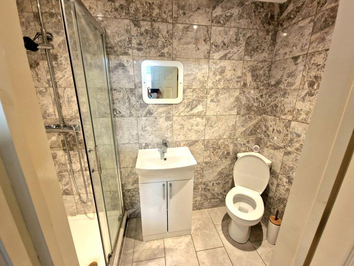 Mile End Budget Guesthouse Лондон Екстер'єр фото