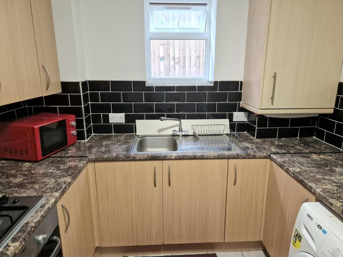 Mile End Budget Guesthouse Лондон Екстер'єр фото