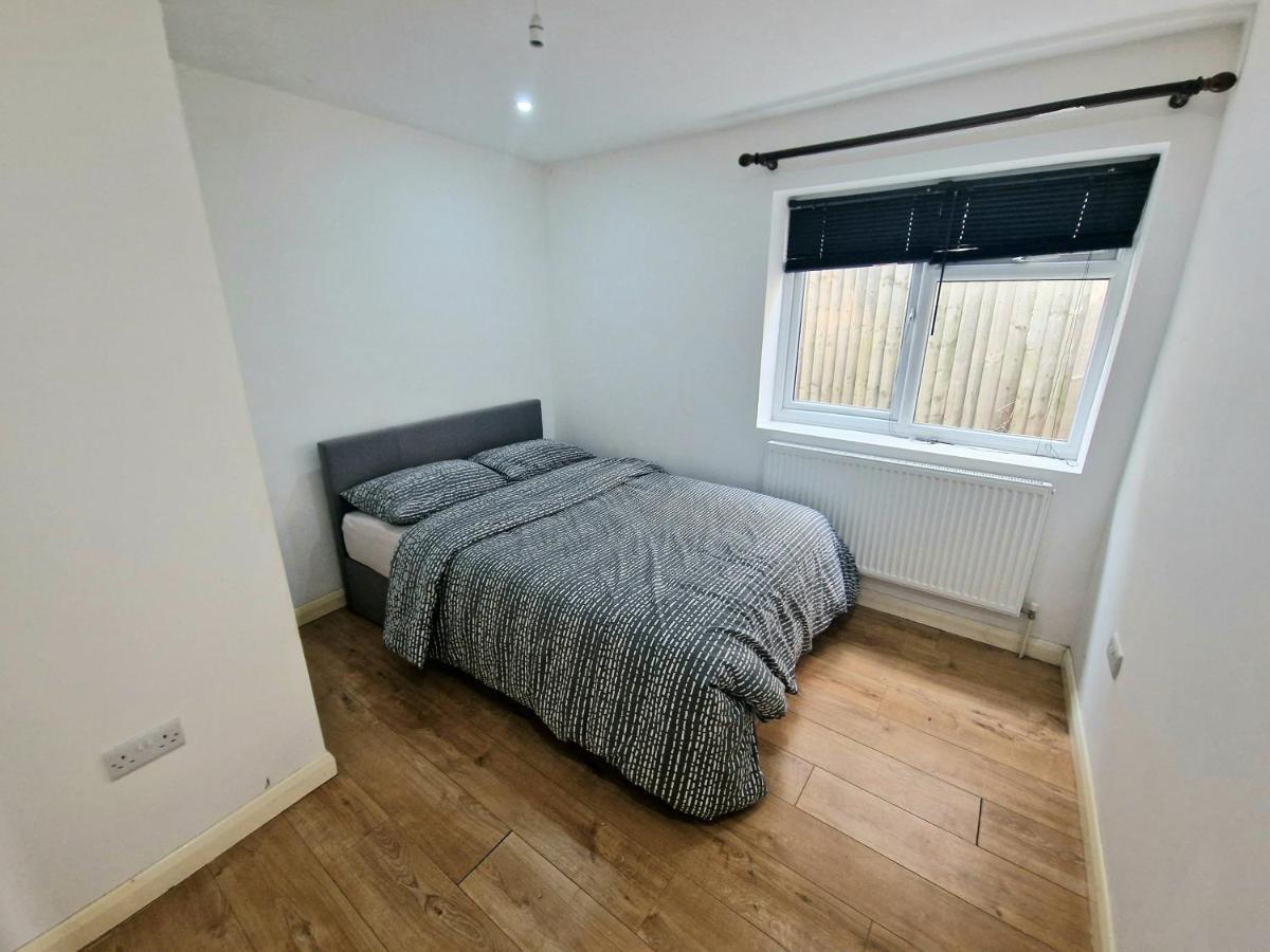 Mile End Budget Guesthouse Лондон Екстер'єр фото