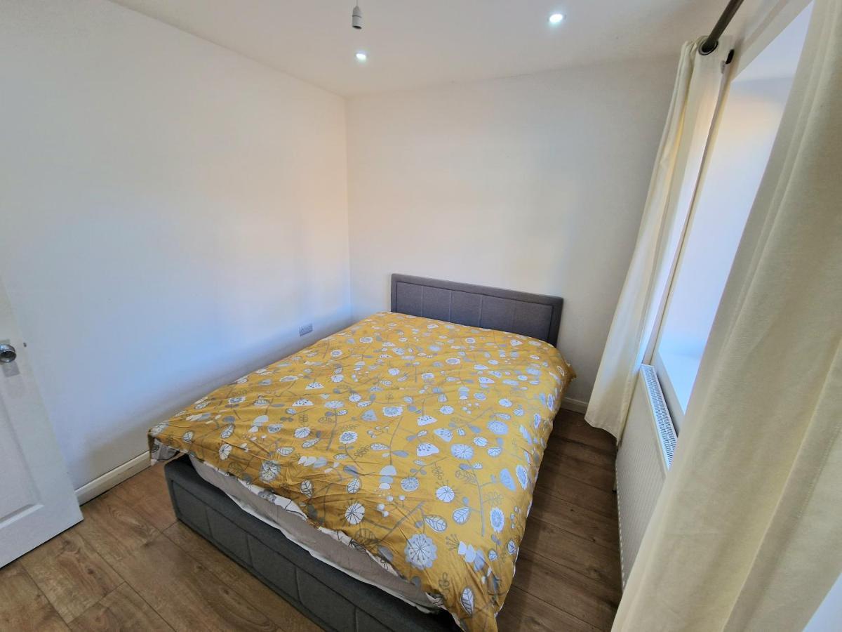 Mile End Budget Guesthouse Лондон Екстер'єр фото
